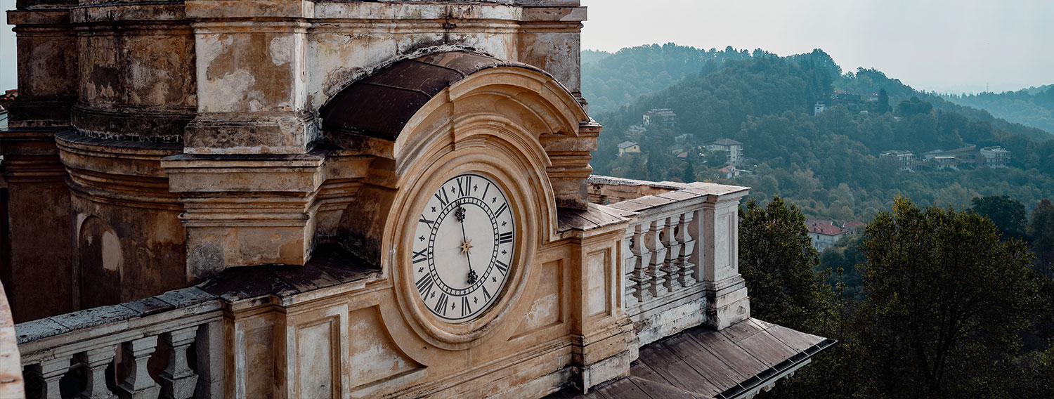 L'horloge et les cloches de la basilique de Superga